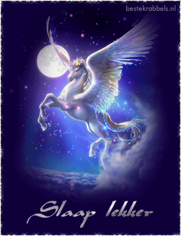 Een betoverende vliegende eenhoorn bij volle maan, zwevend tussen sterren in een nachtelijke hemel. Slaap lekker