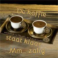 De koffie staat...